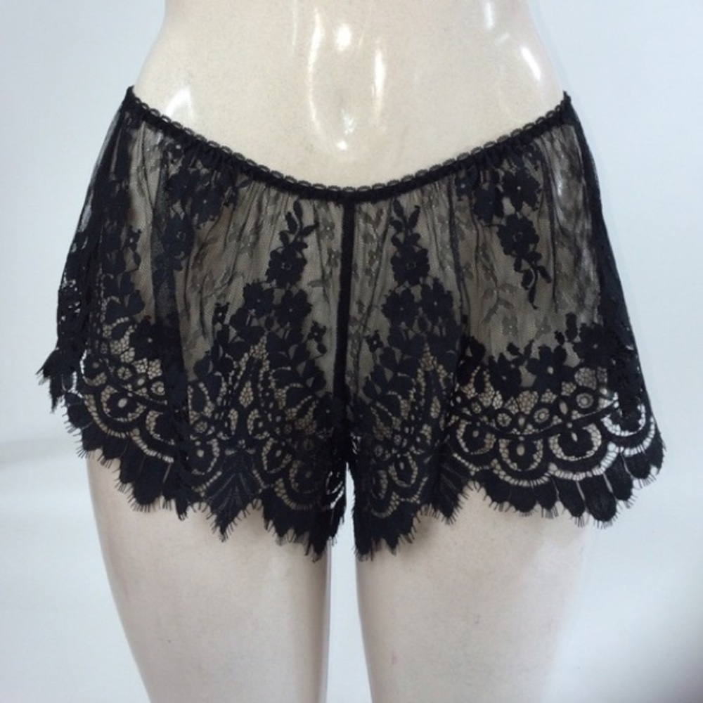 VS pink lace pajama shorts 💕